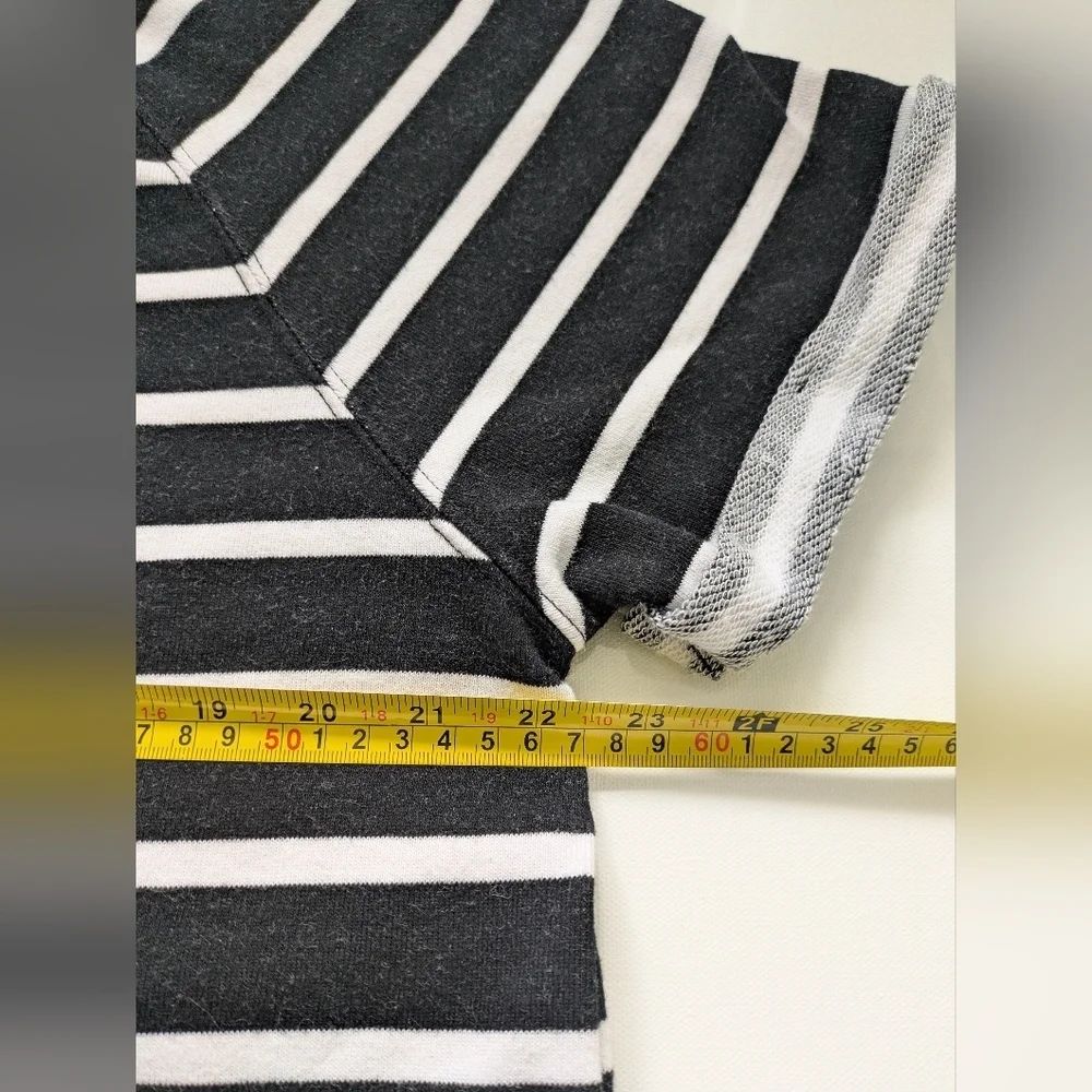 Calvin Klein Jeans Ladies' French Terry Crop Top T-shirt Size XL Black White - Picture 6 of 8